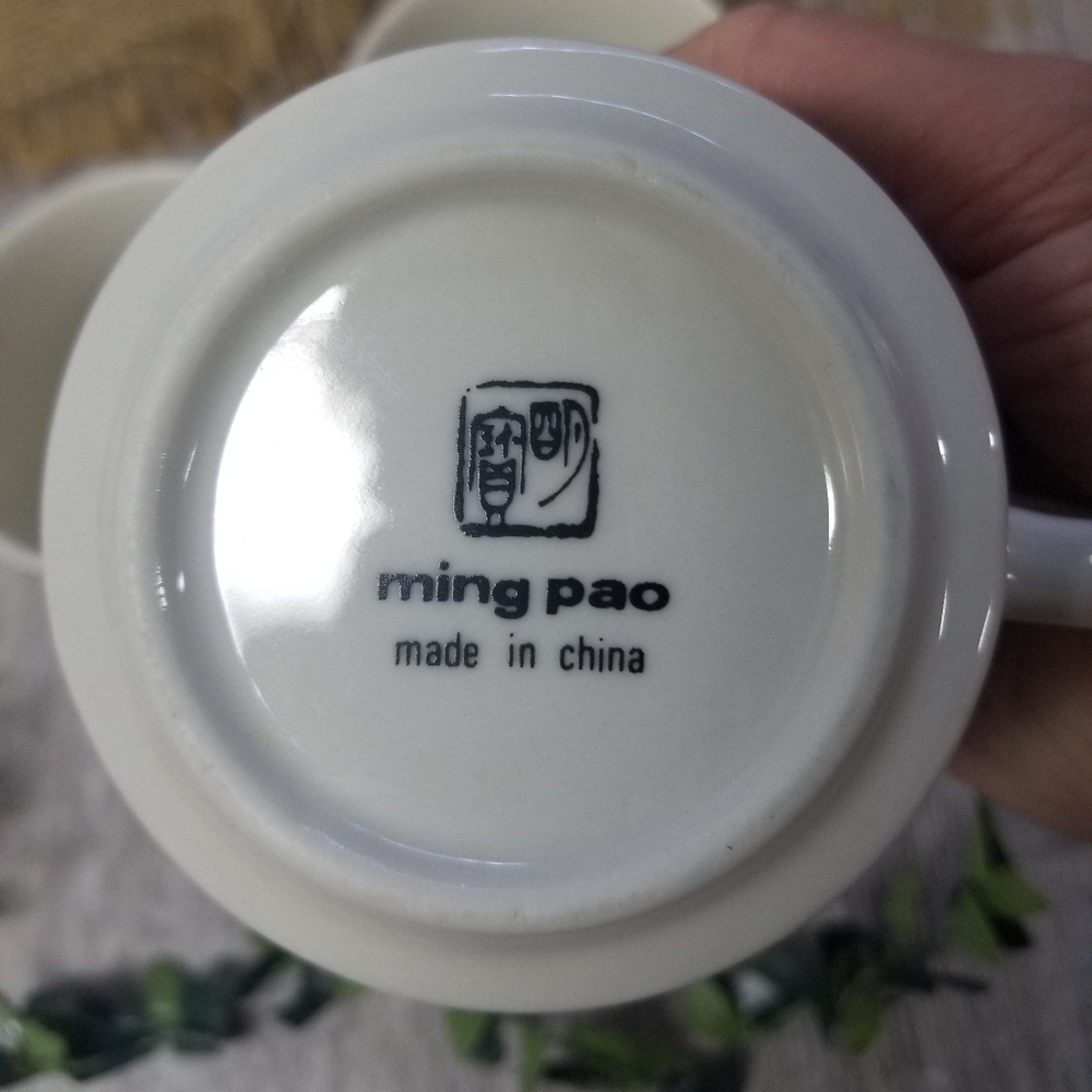 Rare Vintage Strawberry Mugs - Picture 4 of 9